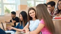 Apa Itu SKS Kuliah? Memahami Fondasi Sistem Kredit dalam Pendidikan Tinggi Indonesia
