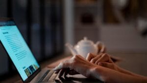 Cara Menurunkan Turnitin, Panduan Lengkap untuk Mahasiswa dan Penulis Akademik
